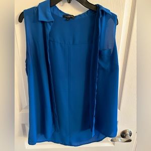 The Limited button up sleeveless blouse